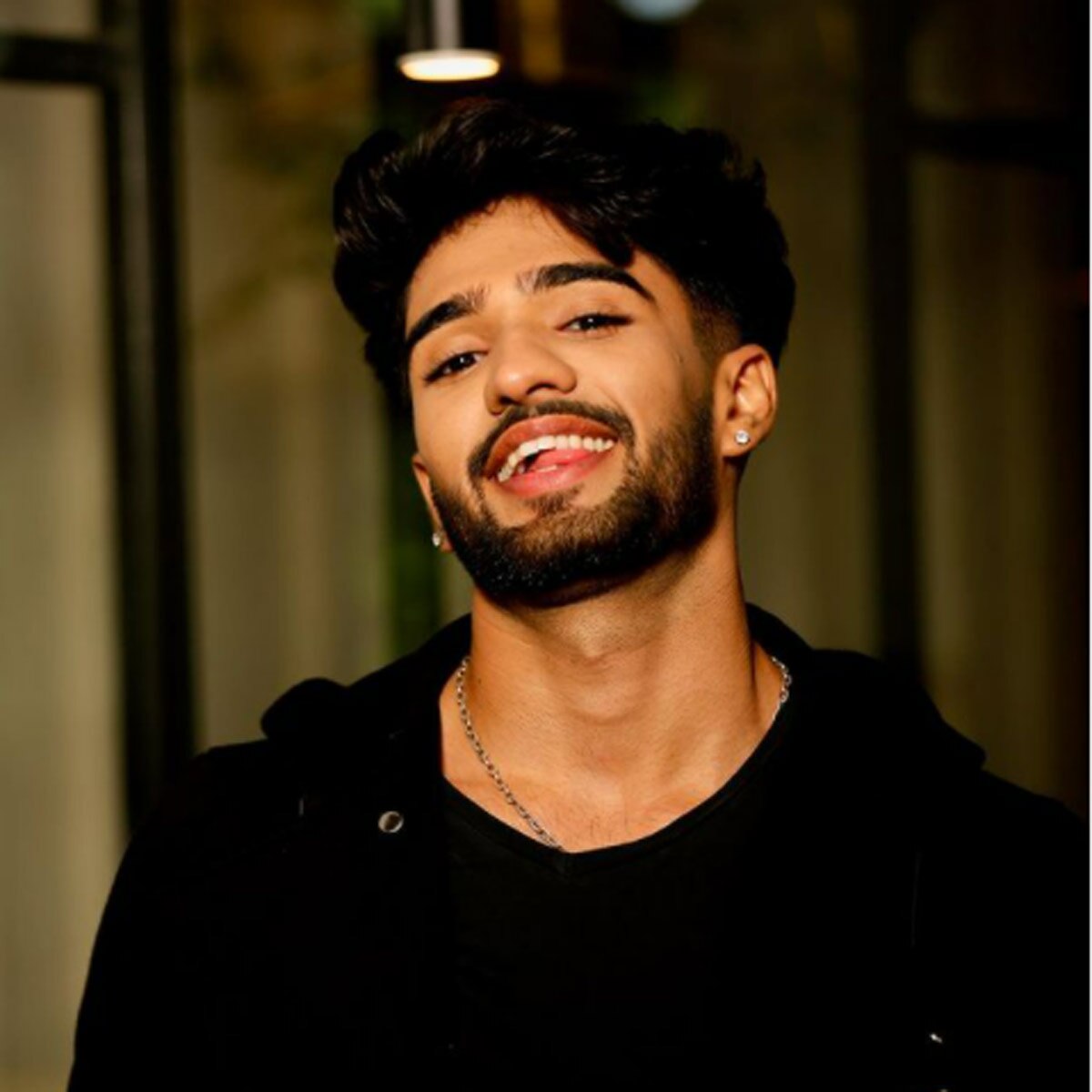 जीशान खान 