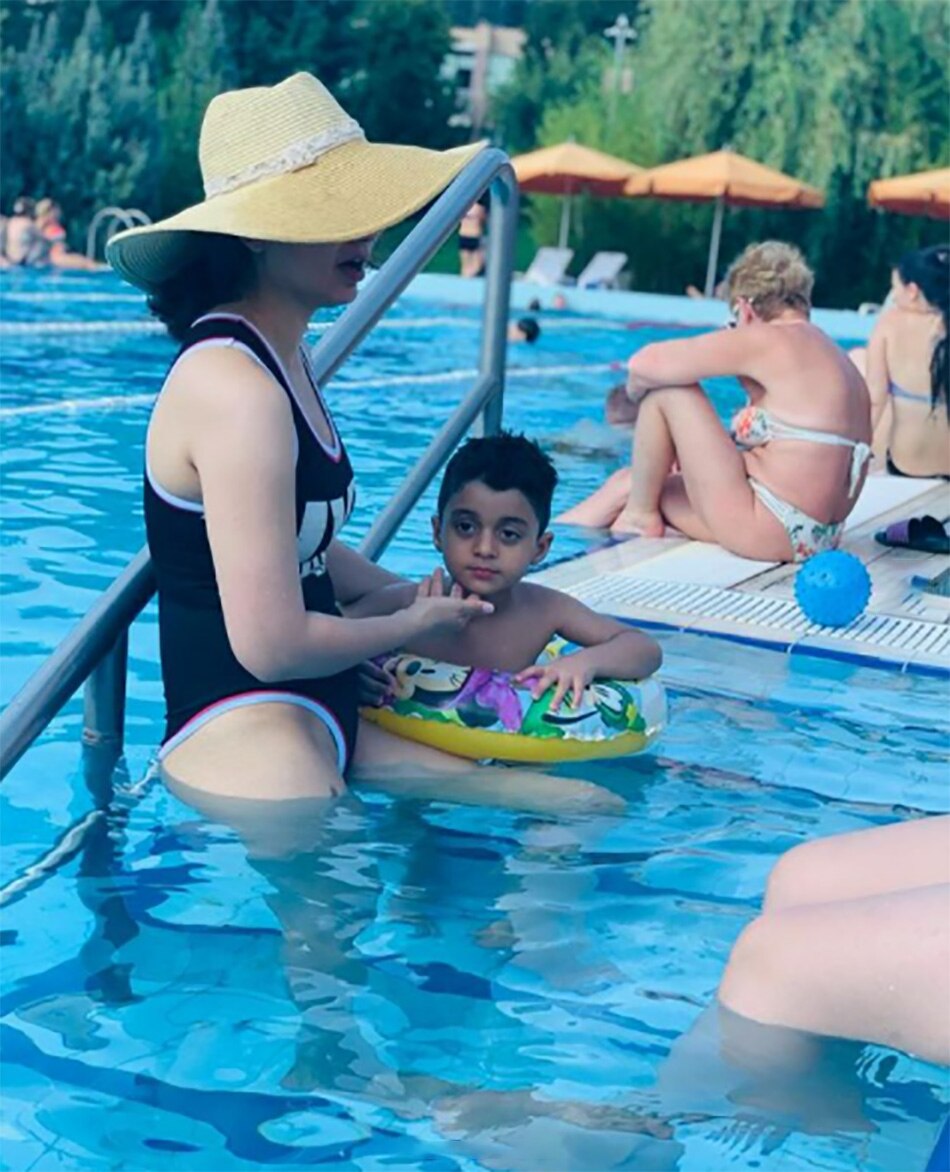 कंगना रनौत अपने भांजे के साथ