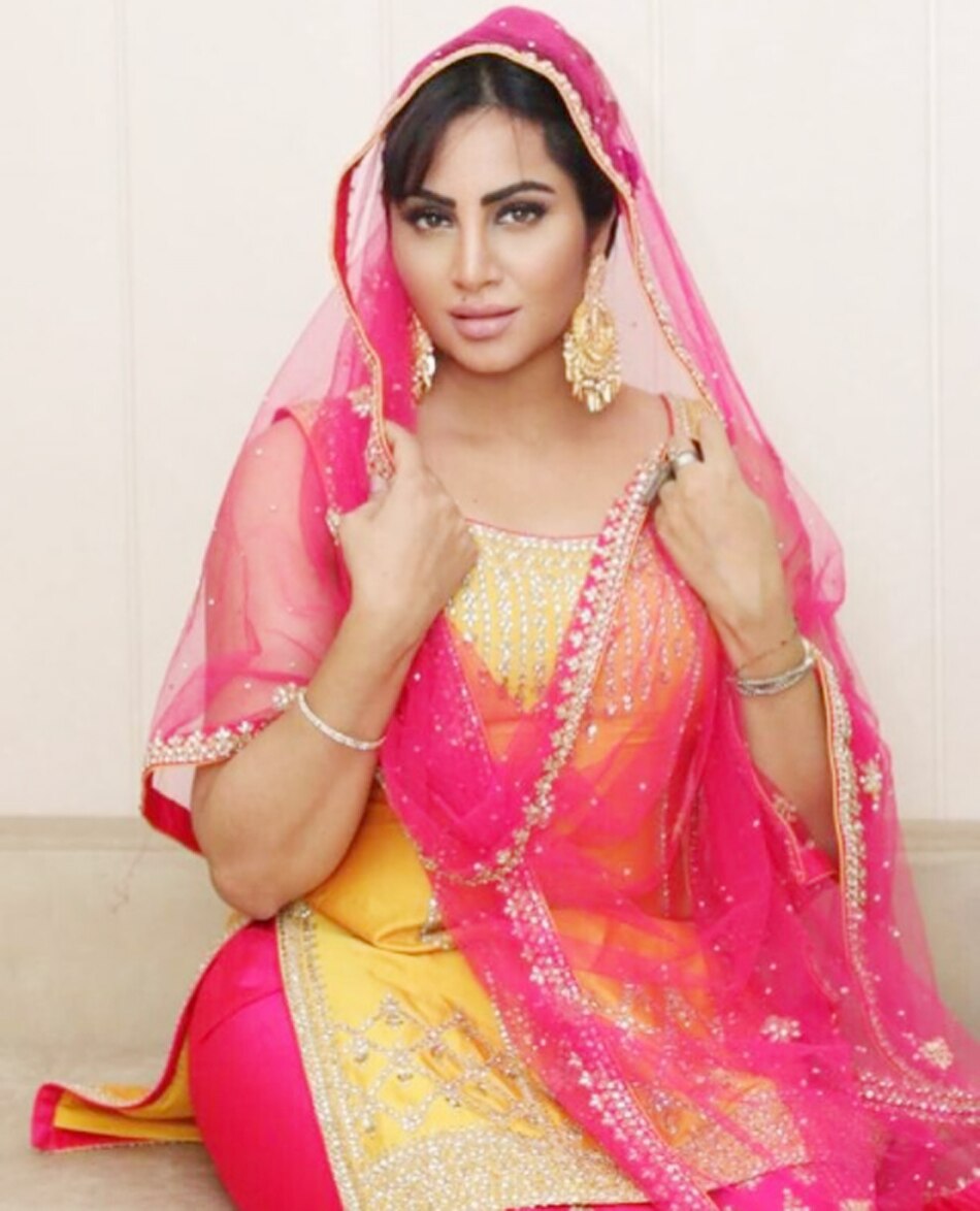 अर्शी खान