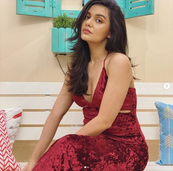 दिव्या अग्रवाल