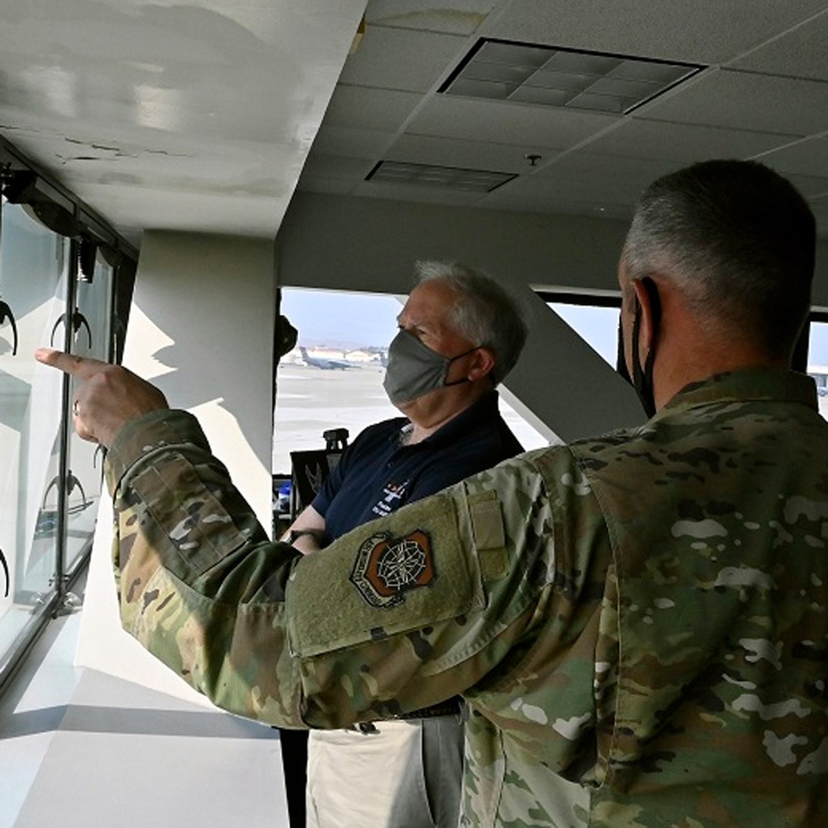 Afghan woman delivers baby