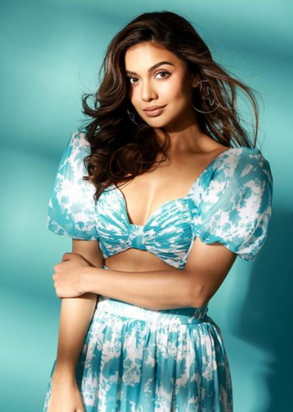 दिव्या अग्रवाल 