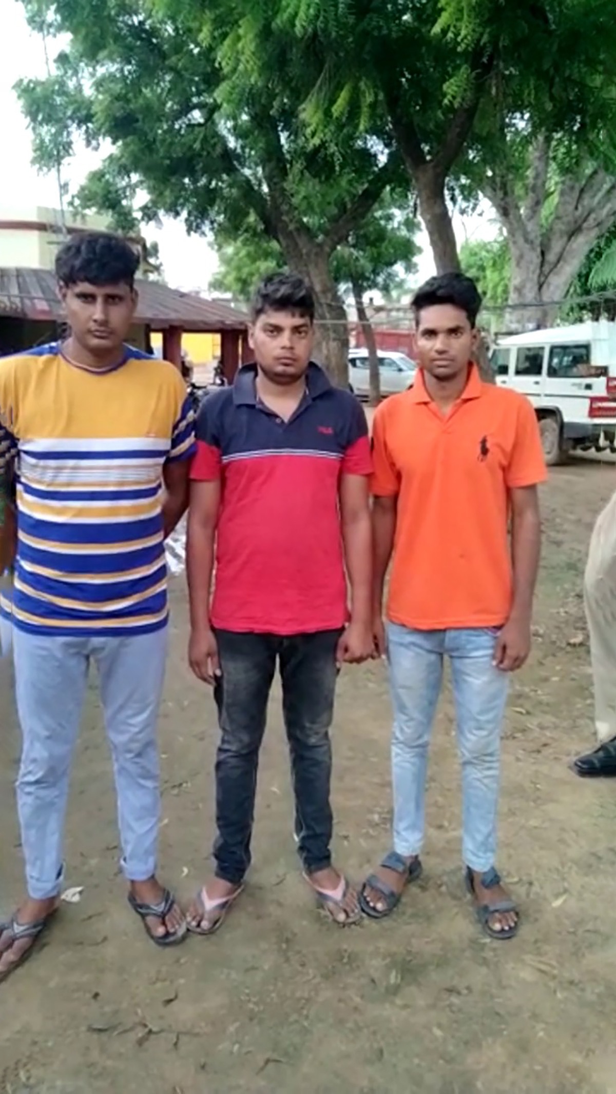 fake policemen arrested