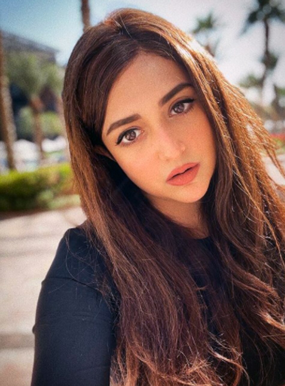 मोनाली ठाकुर