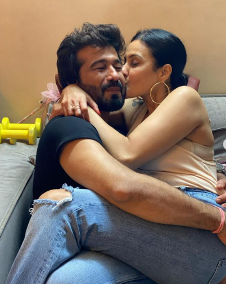 काम्या पंजाबी-शलभ दांग