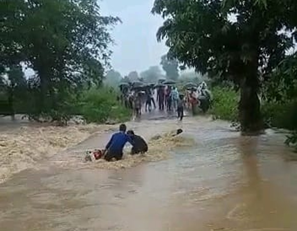 Three friends put lives in danger