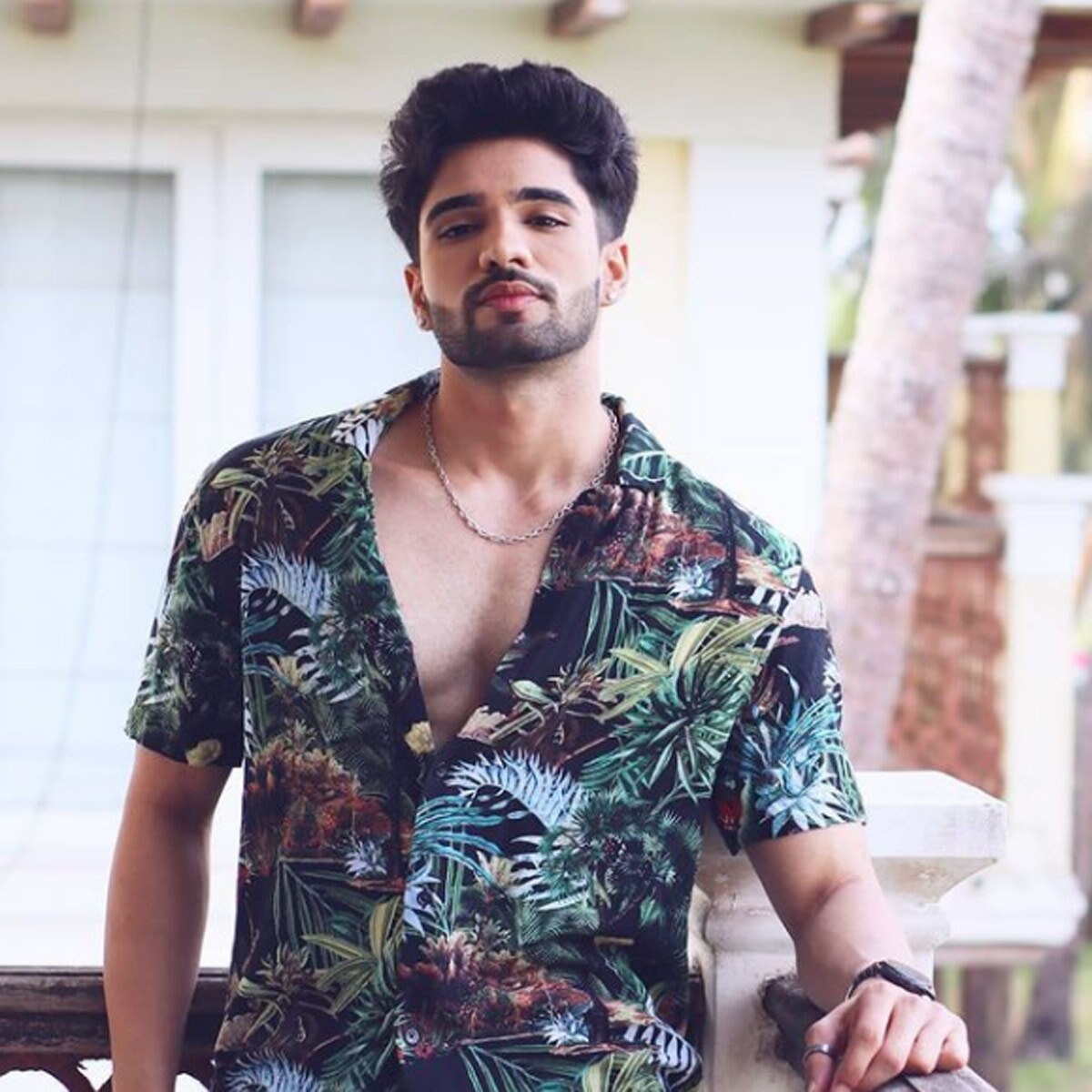 जीशान खान 