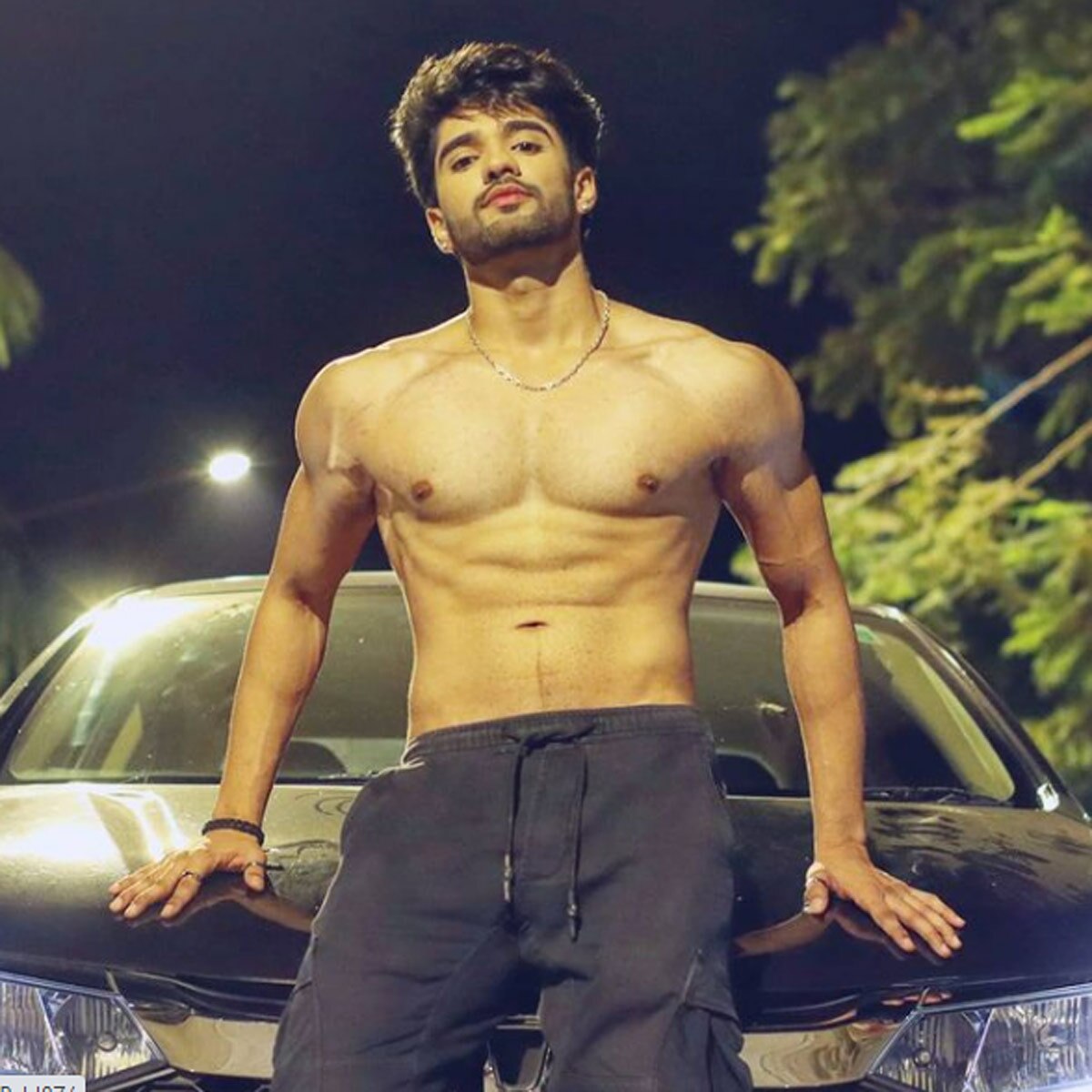 जीशान खान 