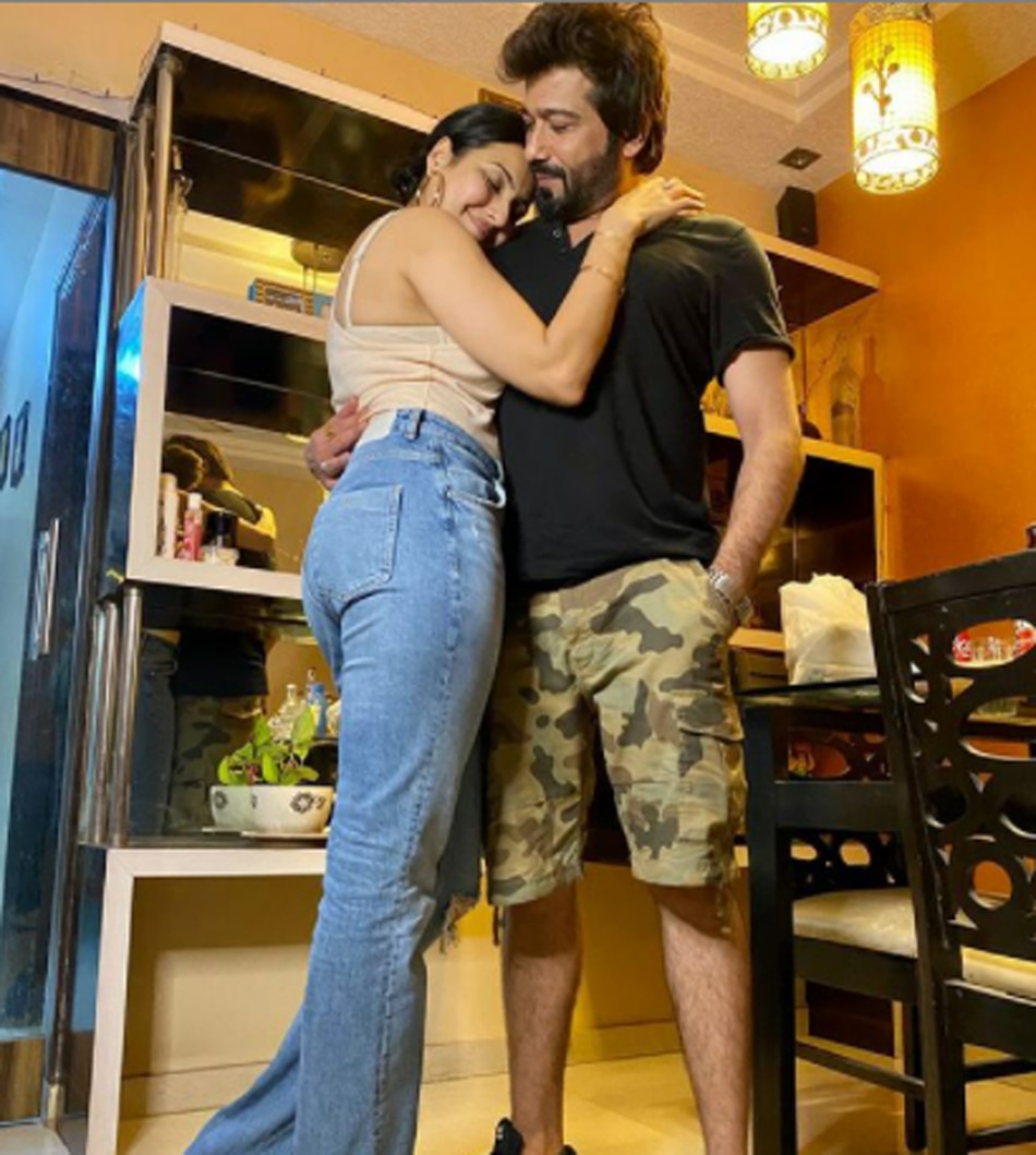 काम्या पंजाबी-शलभ दांग