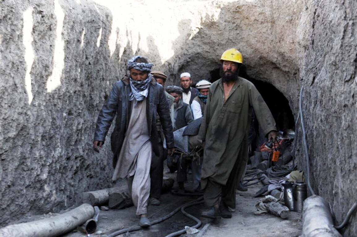 करीब 704 माइनिंग क्षेत्रों पर कब्जा