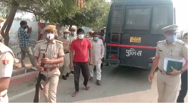 गिरफ्तार ठग