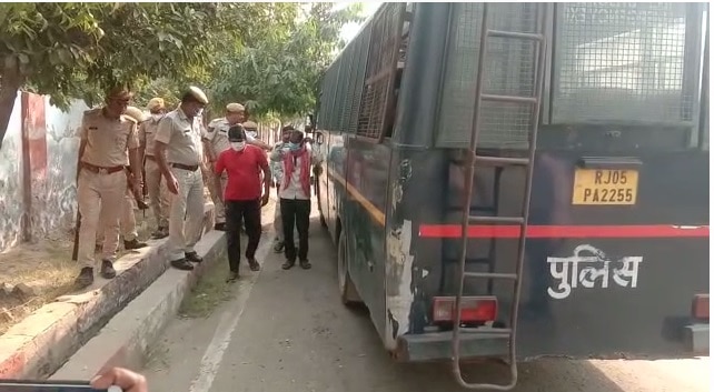 गिरफ्तार ठग