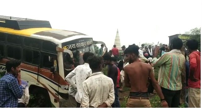 हादसे का शिकार बस