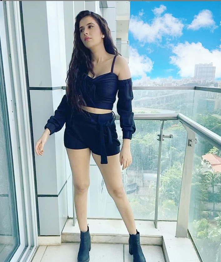 चारू असोपा