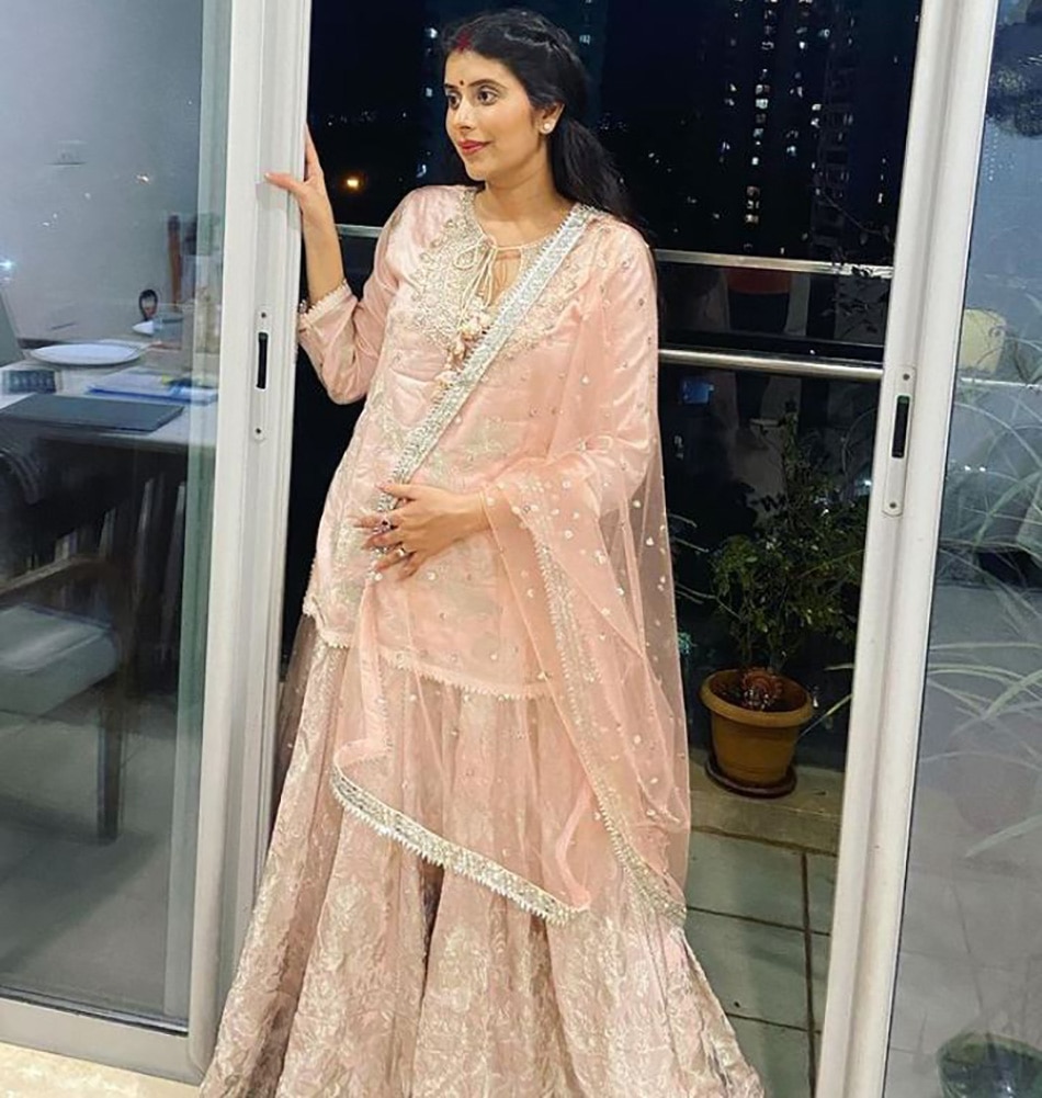 चारू असोपा