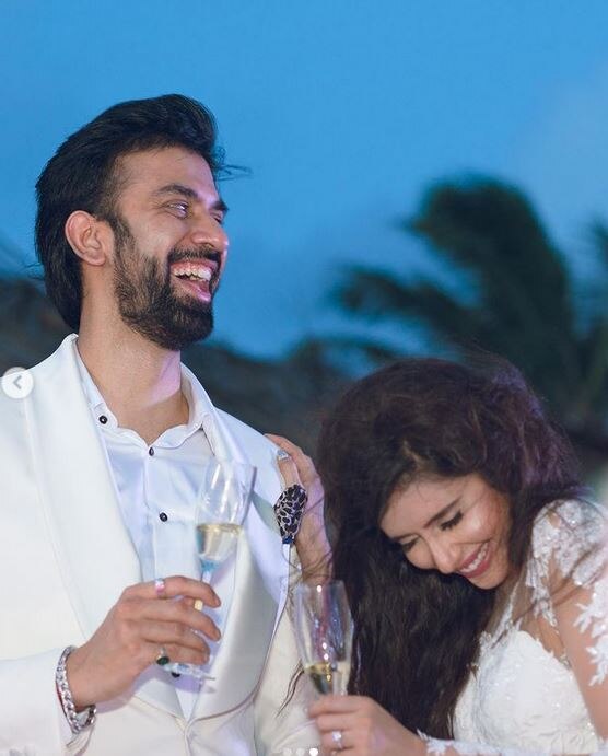 चारु और राजीव