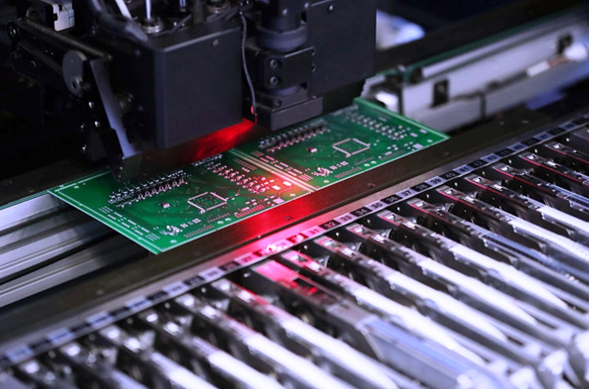 कंप्यूटर चिप आदि के निर्माण में इस्तेमाल 