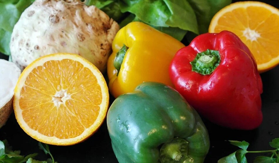 कच्चे भोजन का सेवन न करें