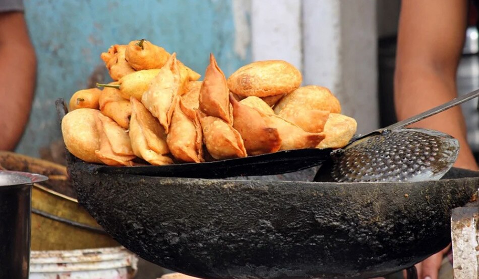 बाहर के खाने से परहेज करें