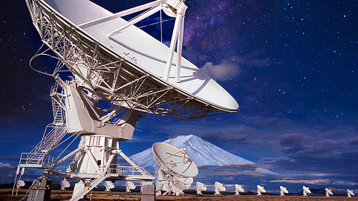 Dancing Ghosts in Space