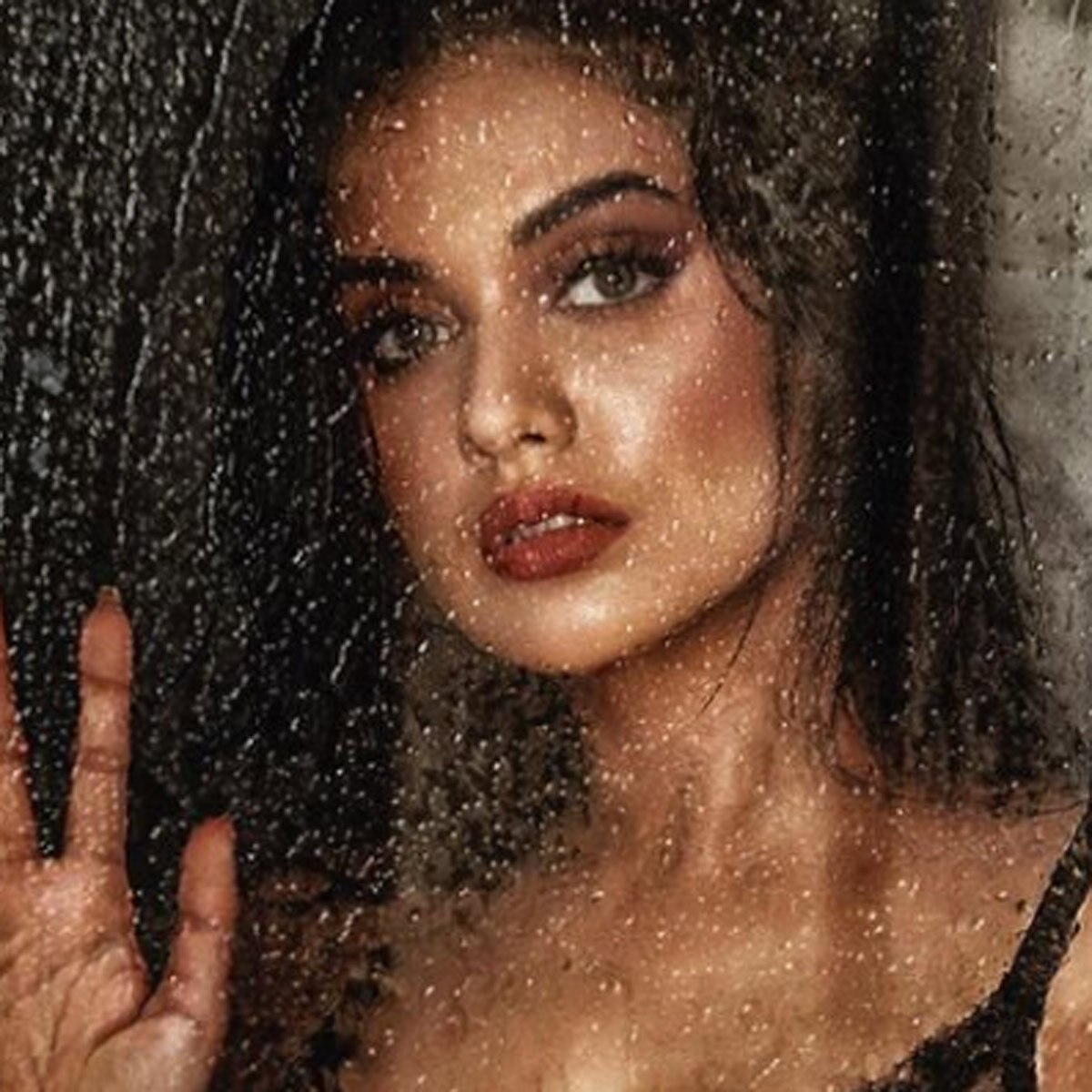 दिव्या अग्रवाल