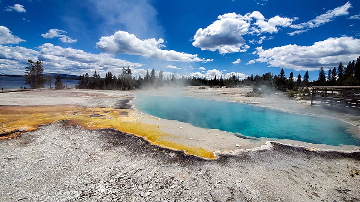 1100 Earthquakes Yellowstone Park