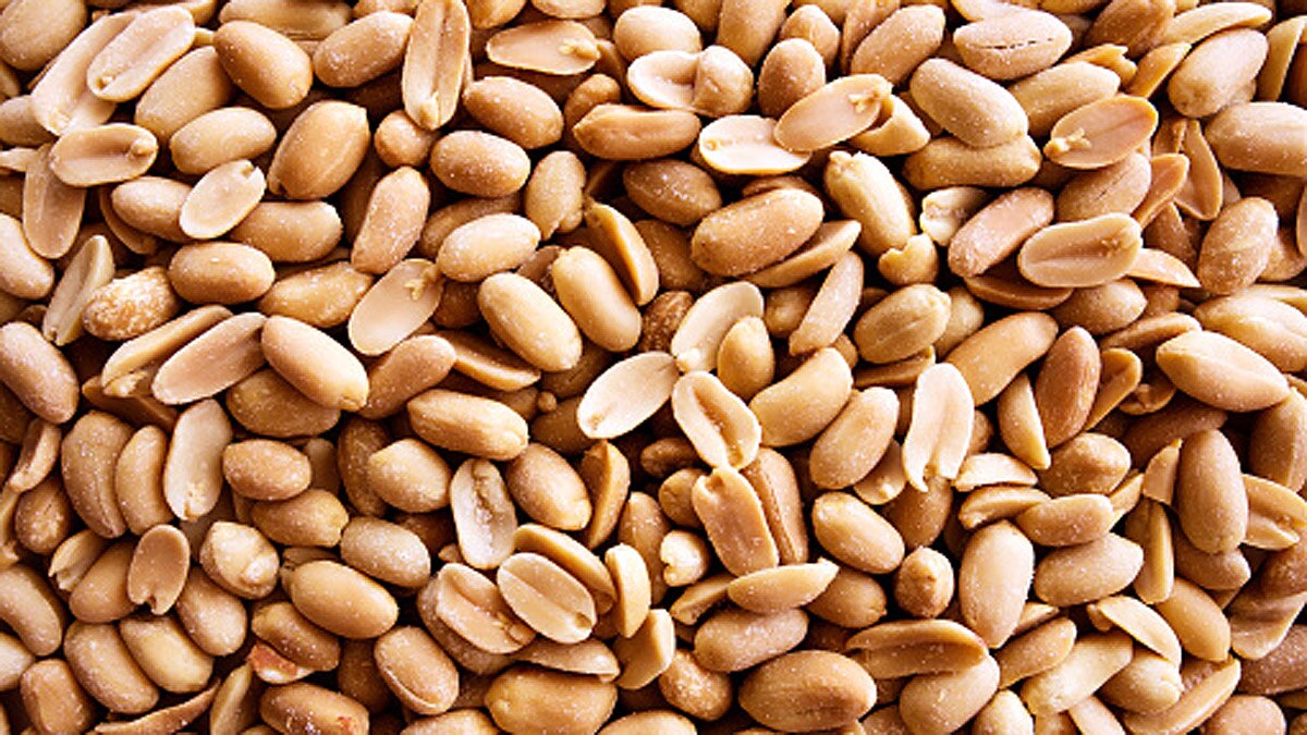 Excess Peanut Eating Causes Cancer
