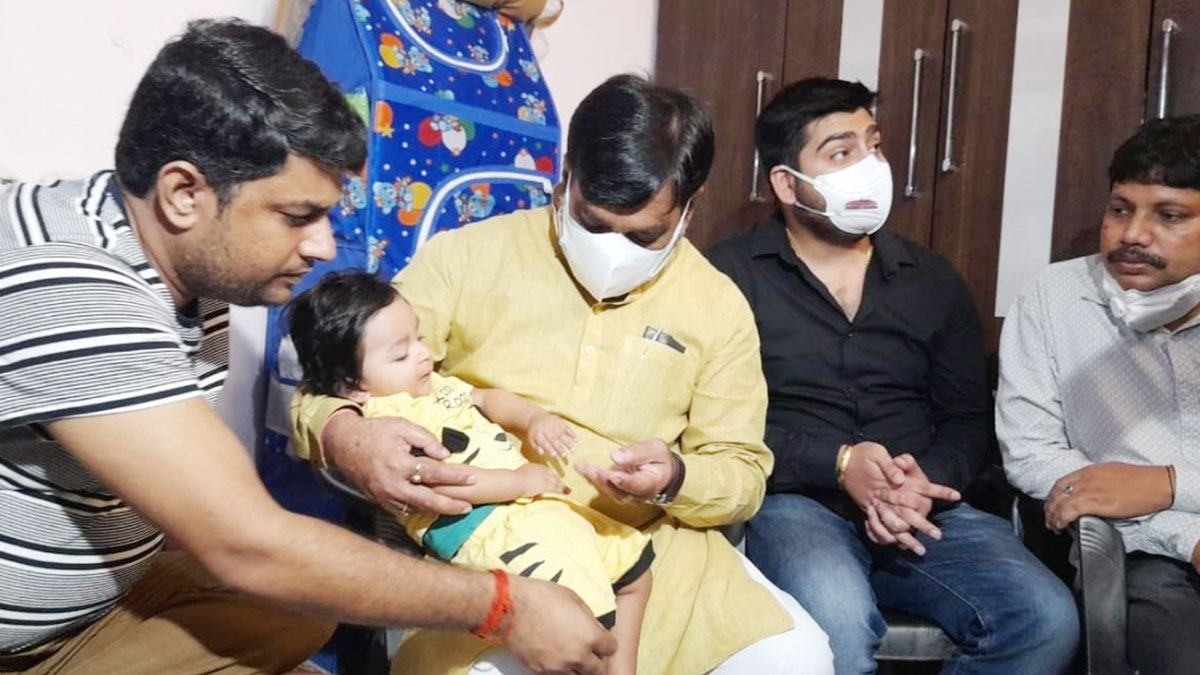 आयांश के पिता आलोक कुमार सिंह ने फेसबुक पर नया वीडियो अपलोड किया 