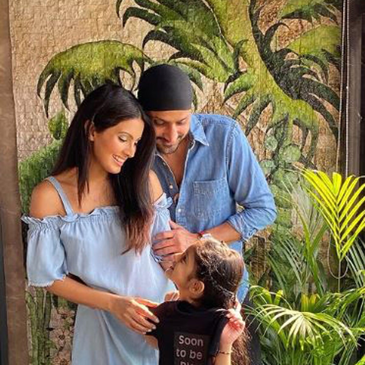 फैमिली संग गीता बसरा