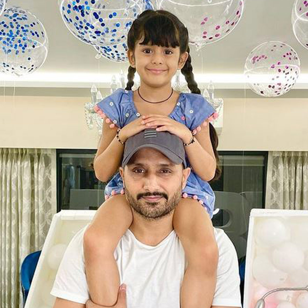 हरभजन सिंह संग हिनाया