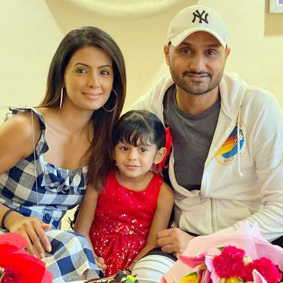 फैमिली संग गीता बसरा