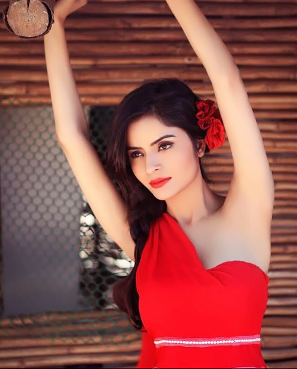 गहना वश‍िष्ठ 