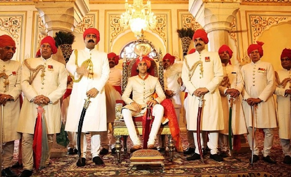 रॉयल क्लास फैमिली का गजब स्वैग