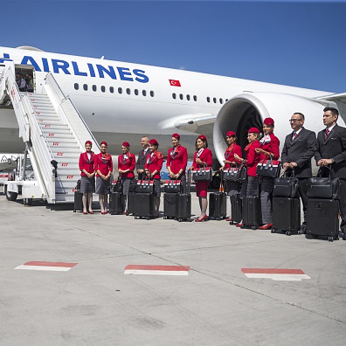 Baby born at 33 thousand feet