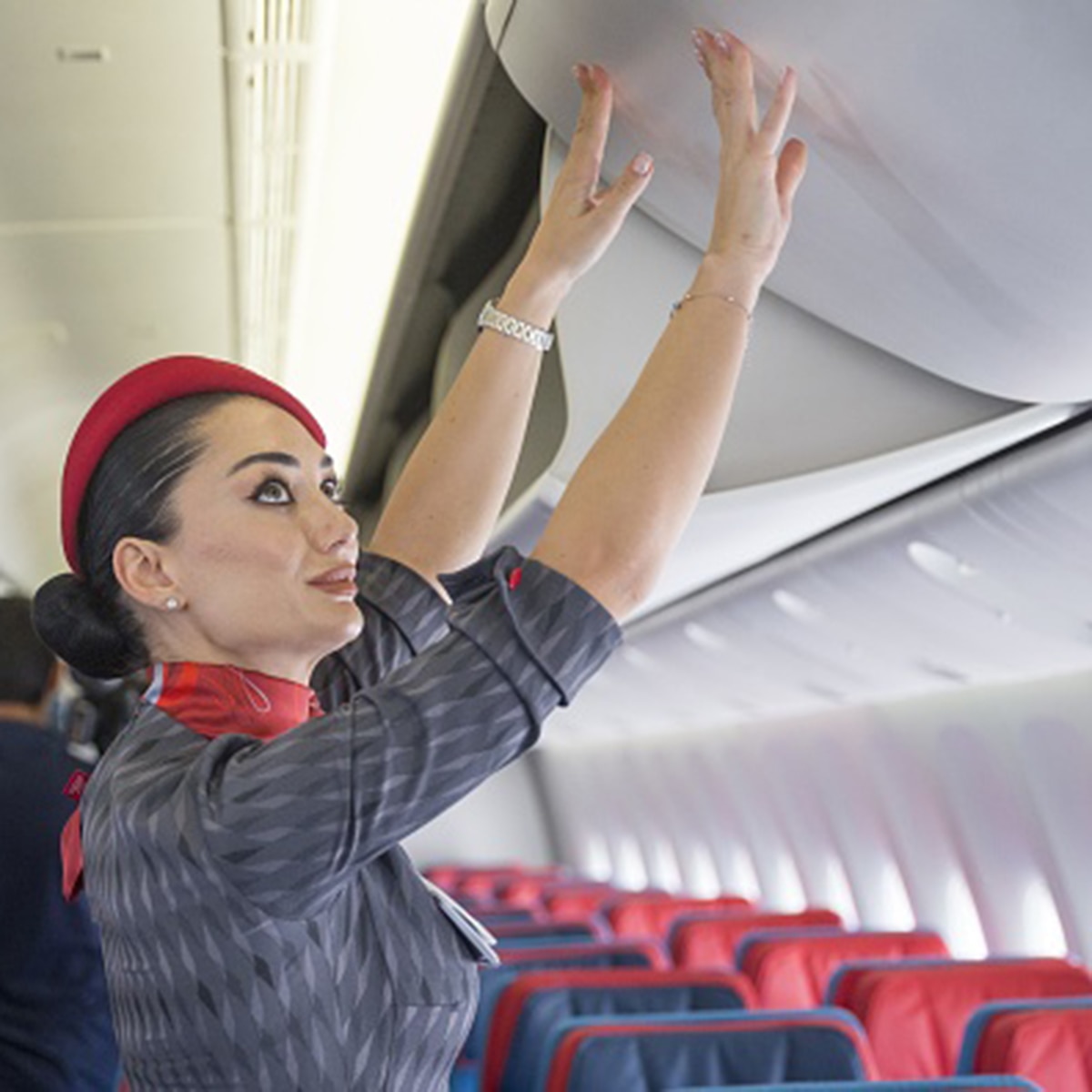 Baby born at 33 thousand feet