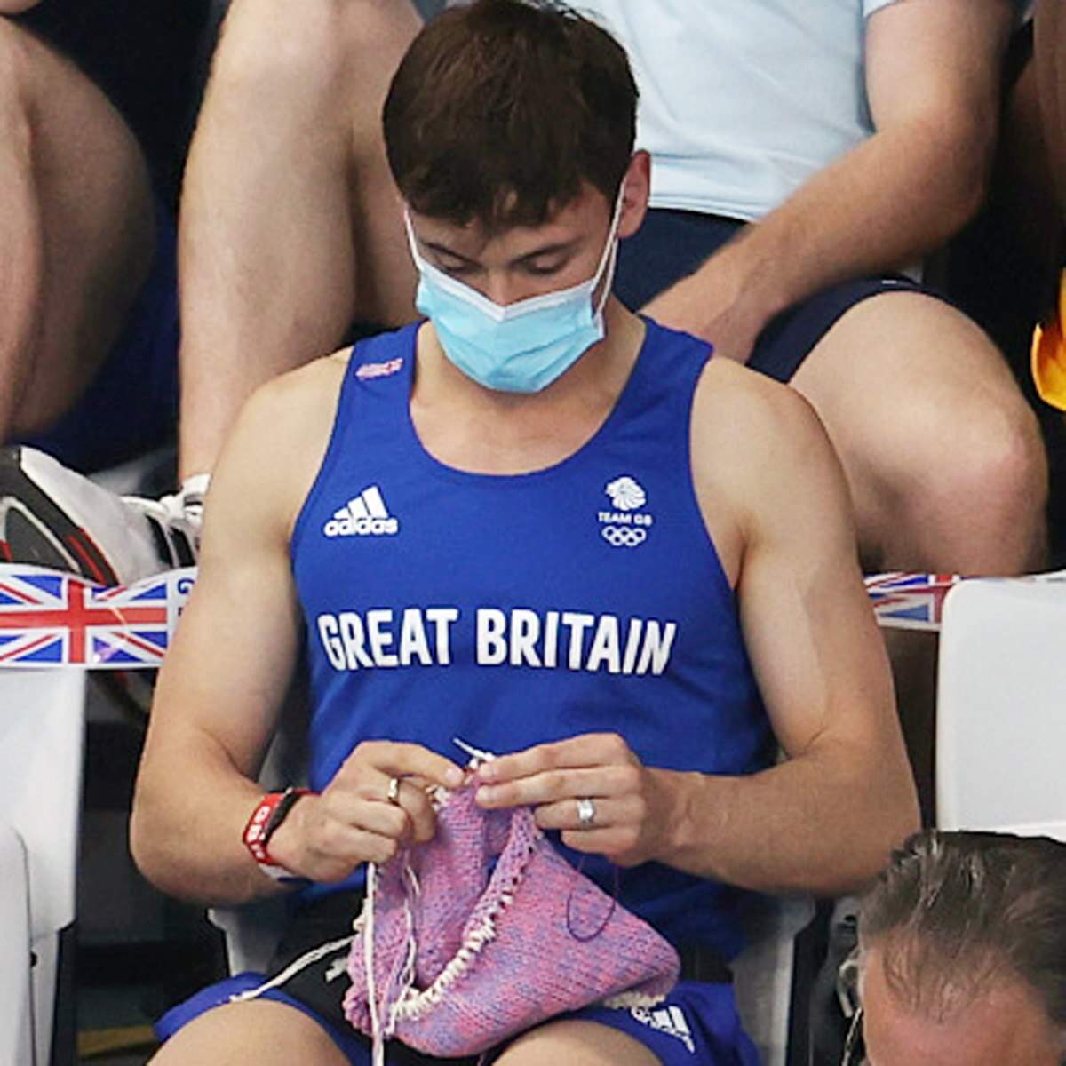 Tom Daley knitting 