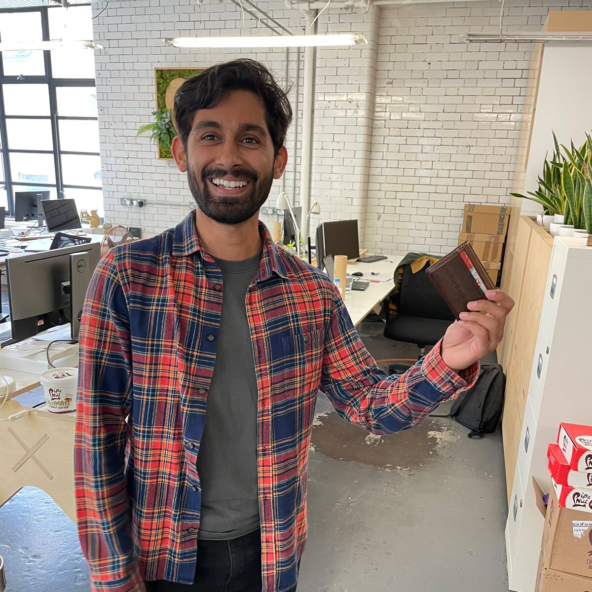 Pak man finds wallet 