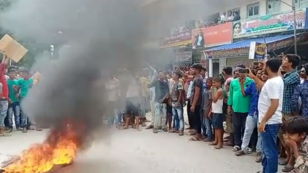  कोचिंग छात्राओं से छेड़खानी के बाद जबरदस्त बवाल