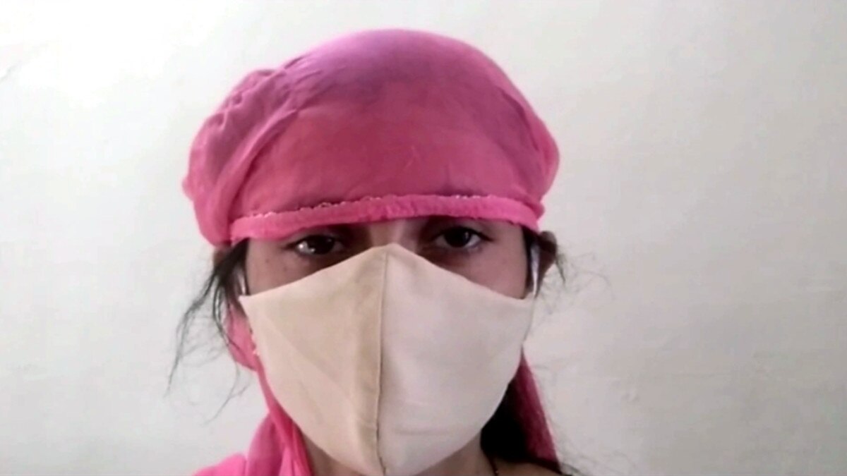 Girl reached the police station with husband after doing court marriage