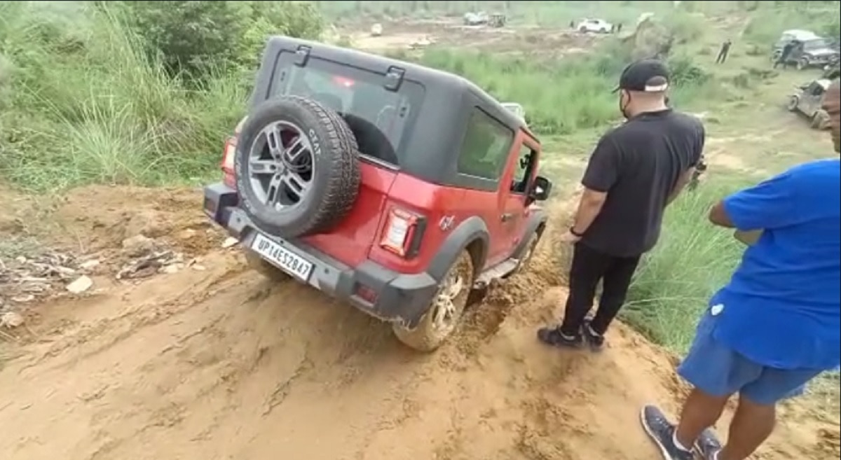 कार से स्टंट