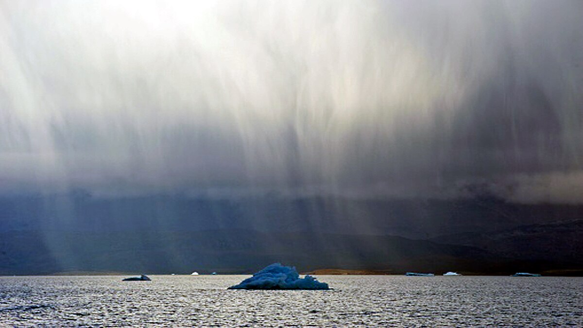 First Time Rain on Greenland Summit