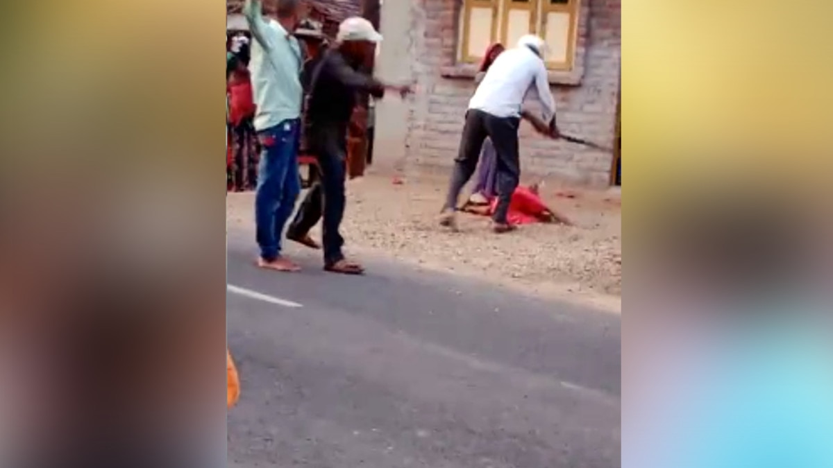 Viral video of a woman beating on the middle of the road