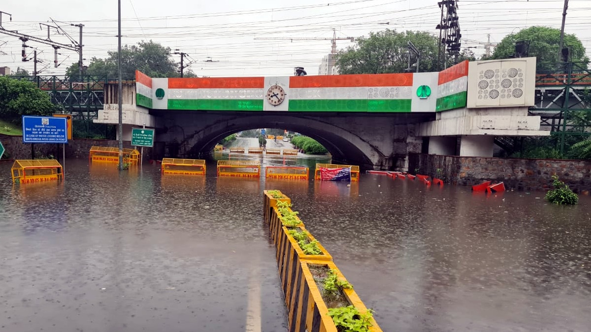 Delhi weather rainfall thunderstorm waterlogged