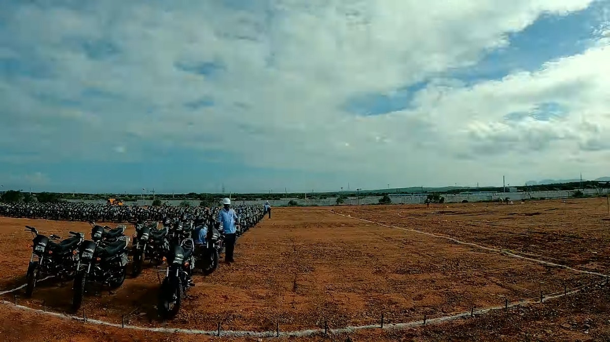 बाइक से बना सबसे बड़ा लोगो