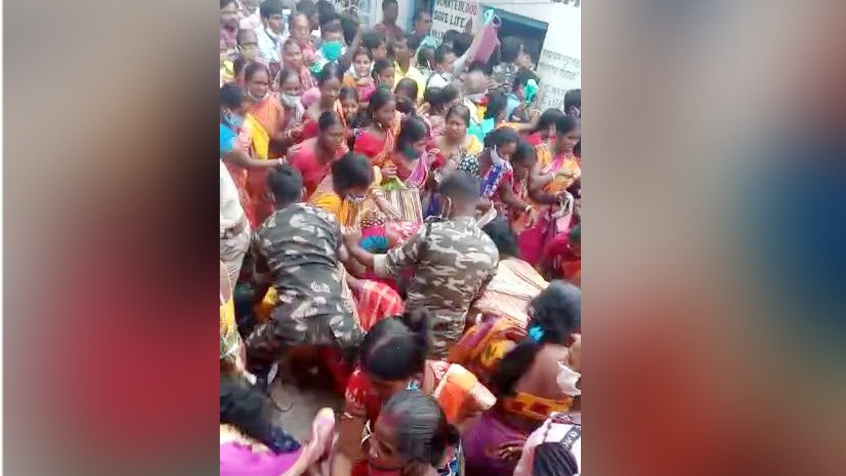 Hooghly stampede at duare sarkar camp many injured mamata sarkar