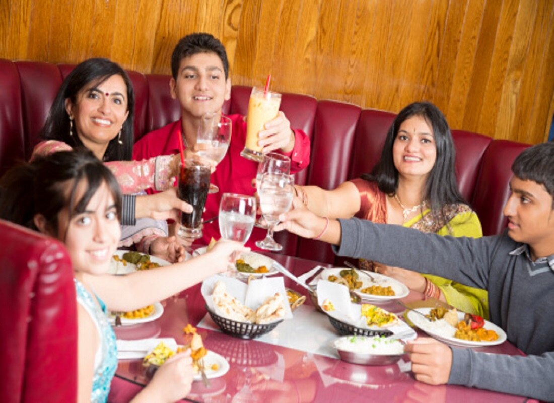 वैक्सीनेशन से ग्राहकों में बढ़ा विश्वास