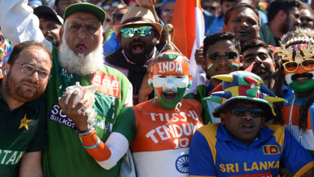Fans of Indian and Pakistan Cricket team