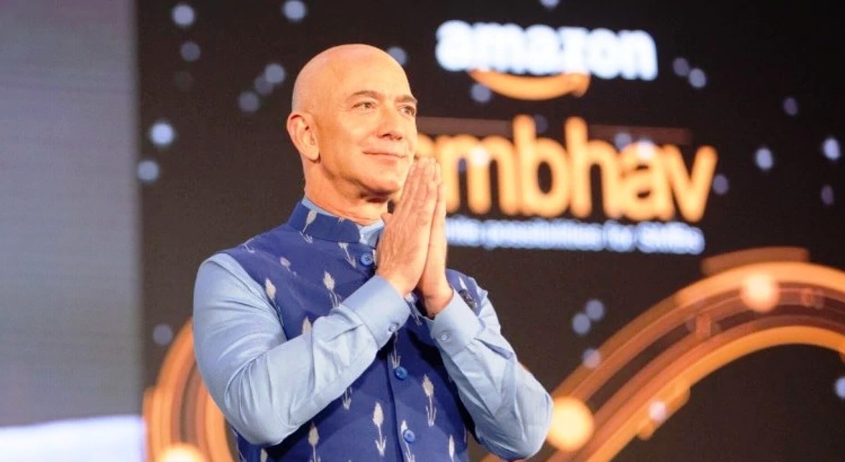 तमगा फिर से बेजोस छीन लेते रहे