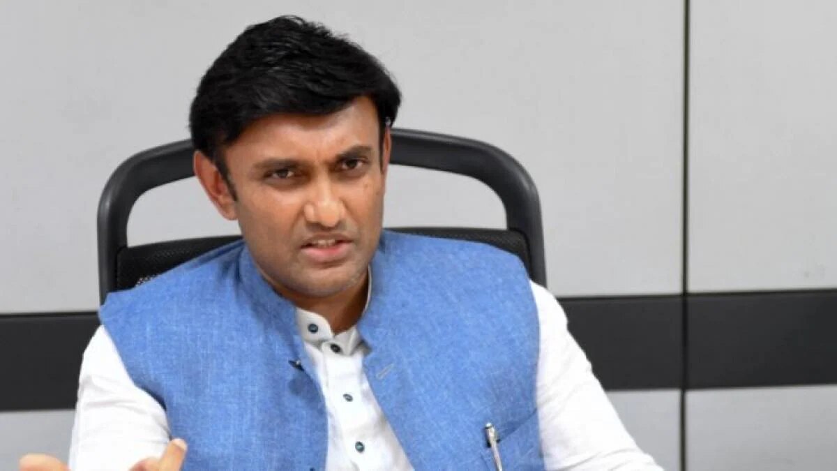 स्वास्थ्य मंत्री सुधाकर