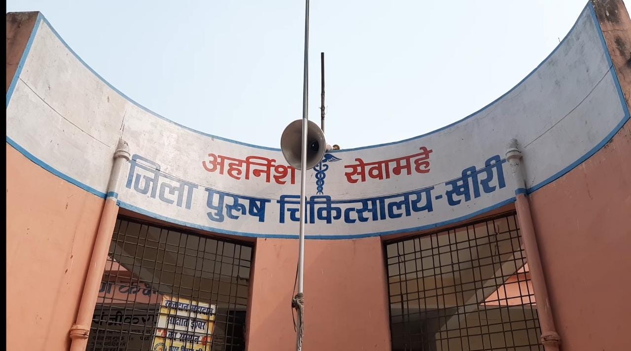 नहीं मिली एंबुलेंस तो पिता का शव बाइक पर ले गए बेटे